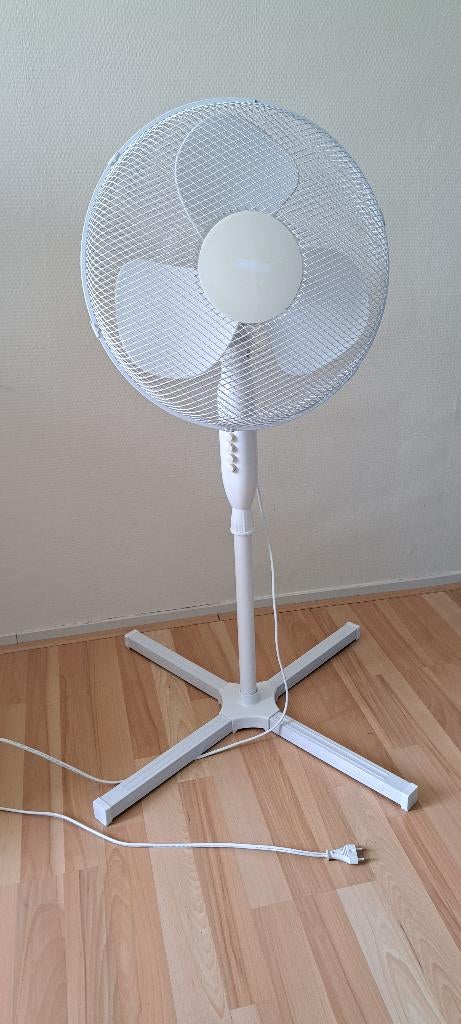 Handson Statiefventilator Portland (Karwei), Witgoed en Apparatuur, Ventilatoren, Ophalen, Zo goed als nieuw, Statiefventilator