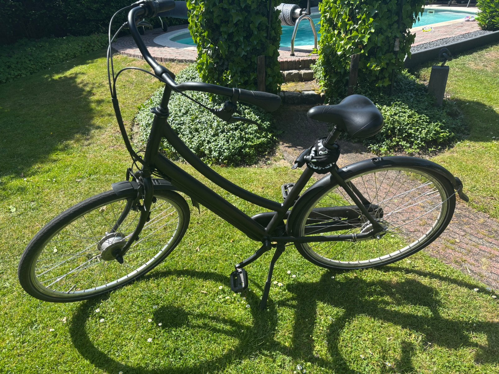 Stationsfiets omafiets met hangslot, Fietsen en Brommers, Fietsen | Dames | Omafietsen, Ophalen, Zo goed als nieuw, Versnellingen