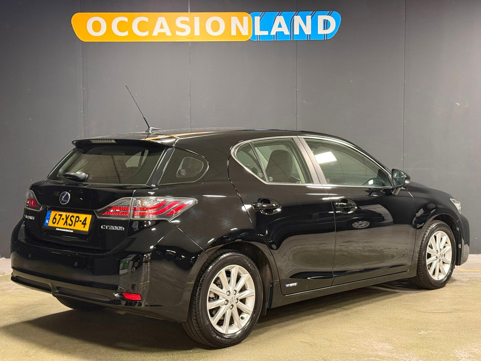 Lexus CT 200h Business Line|DEALERONDERHOUDEN|NAP|CAMERA|CRU, Auto's, Lexus, Gebruikt, 4 cilinders, Alcantara, Zwart
