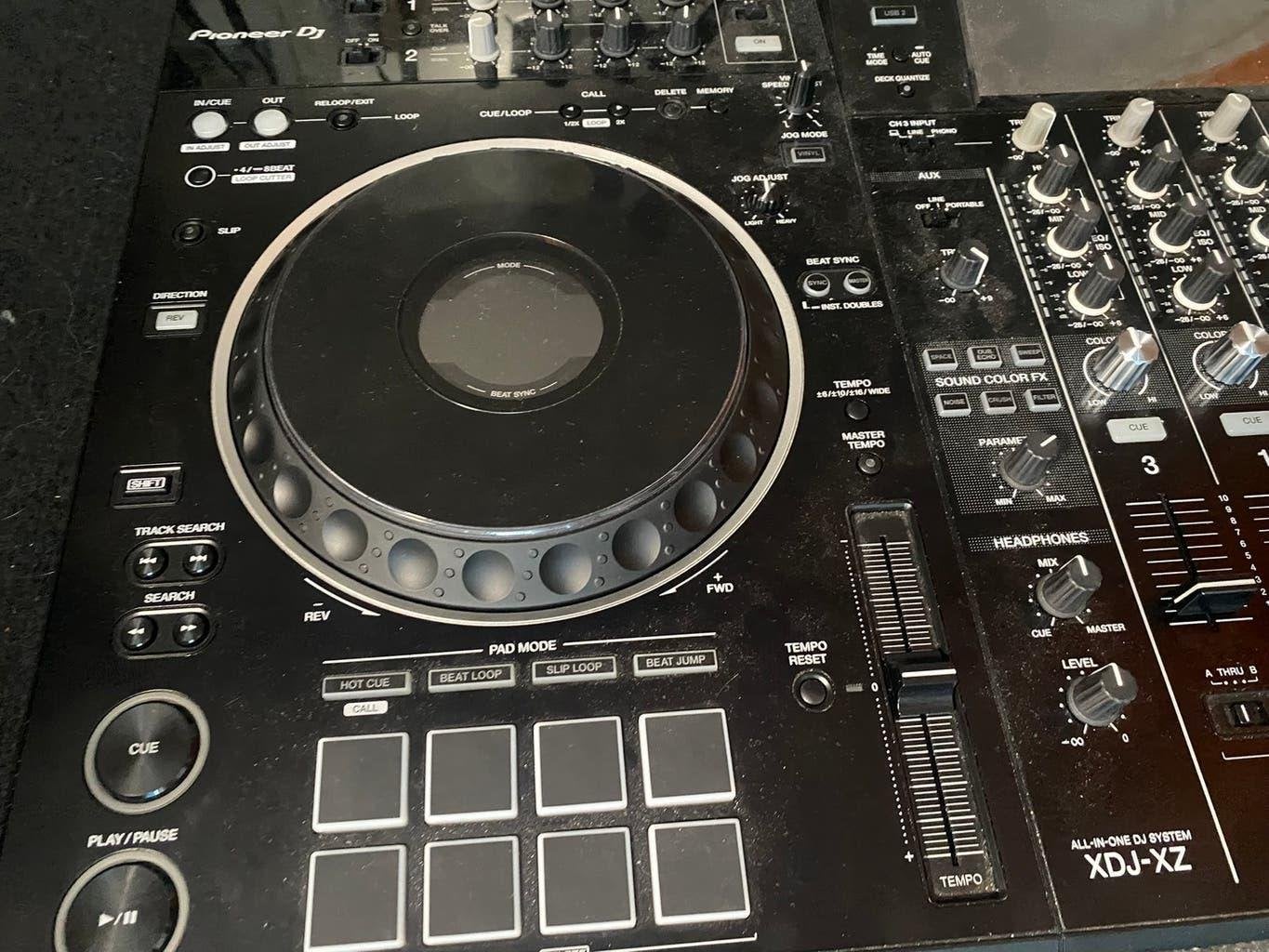 Foto 2 van Pioneer XDJ XZ dj-controller - zgan- incl. BTW