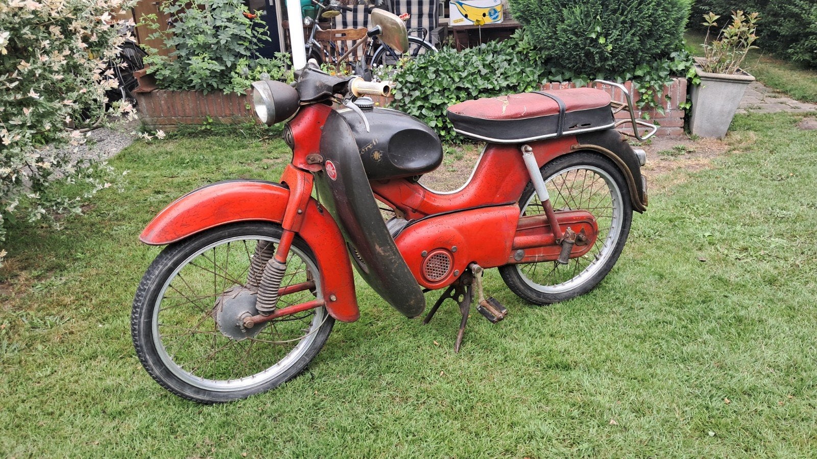 Kreidler florett eitank 1961, Maximaal 45 km/u, 49 cc, 3 versnellingen, Ophalen