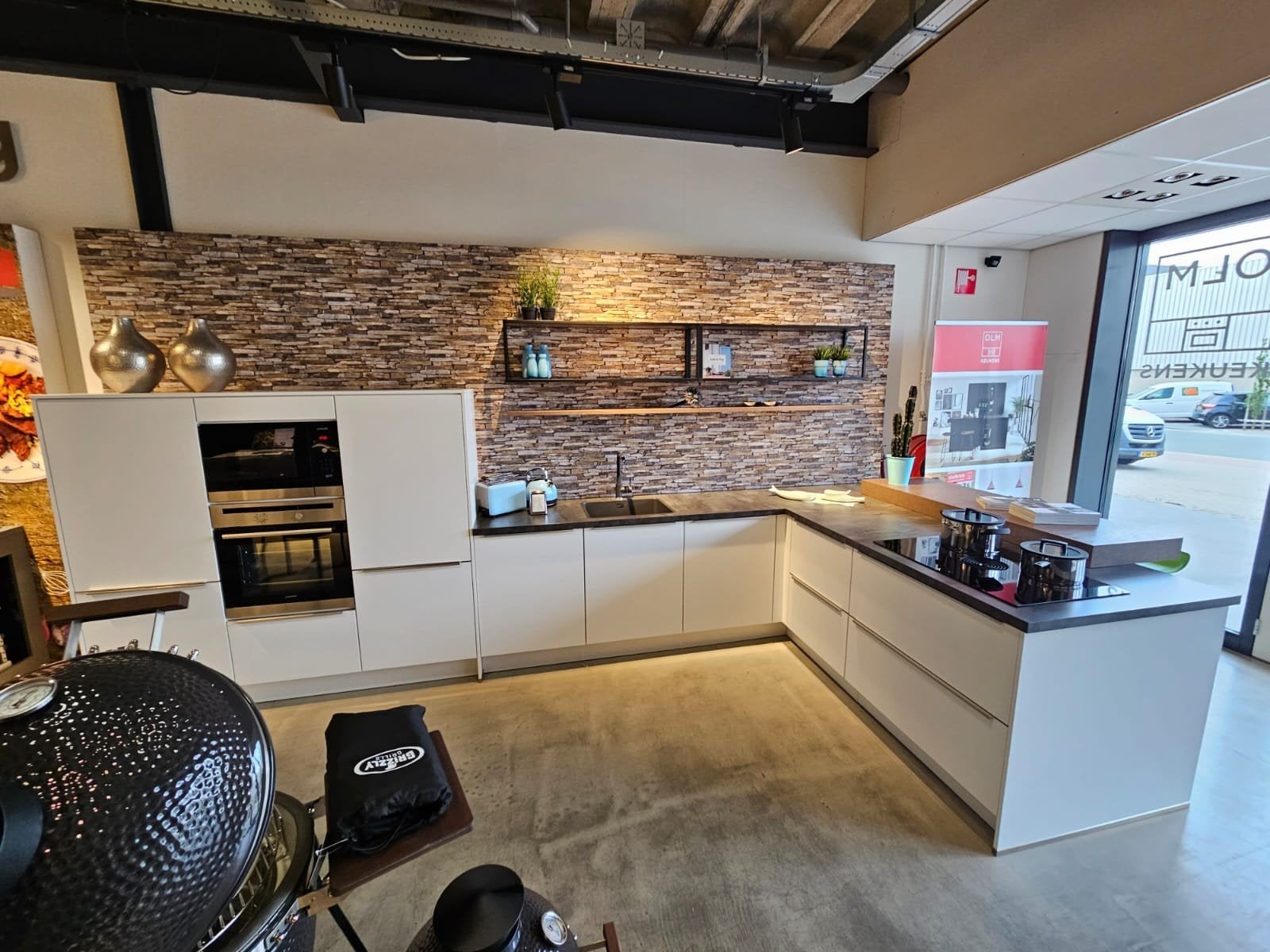 Moderne,nieuwe en ongebruikte Nobilia keuken met kookeiland, Ophalen, Wit, Hoekkeuken, Nieuw
