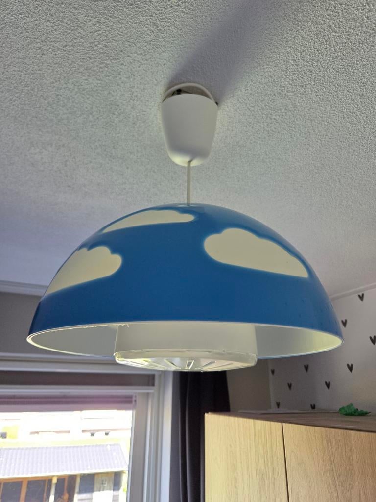 IKEA SMILA BLÅMOLN Plafondlamp - Blauw met Wolken, Ophalen of Verzenden, Gebruikt, Metaal, Kinderkamer, Speels, Modern