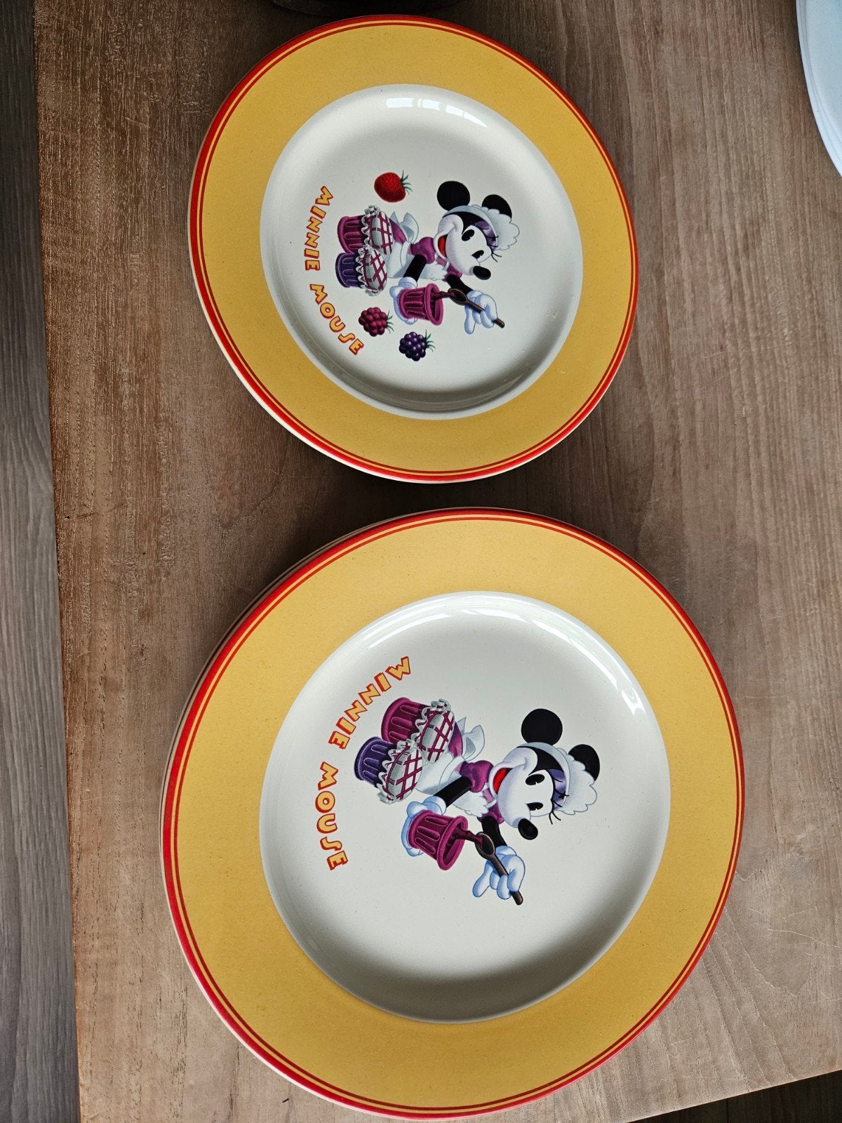 Disney Minnie Mouse borden - set van 4, Ophalen, Overige merken, Keramiek, Zo goed als nieuw