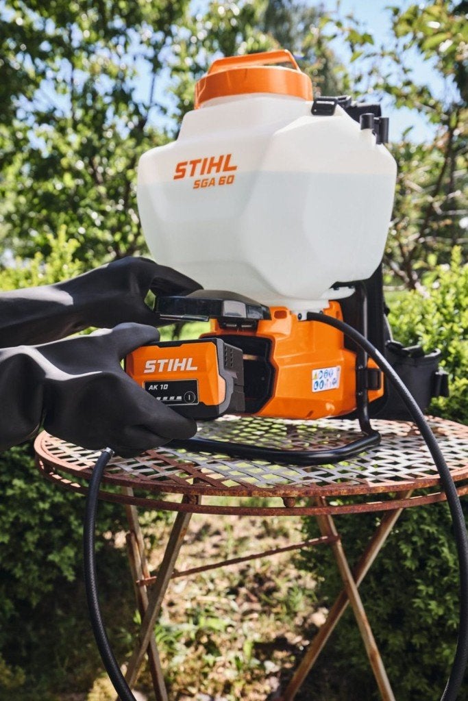 Gezocht!!. Stihl SGA 60 rugspuit op accu s!!., Ophalen of Verzenden, Zo goed als nieuw, Stihl