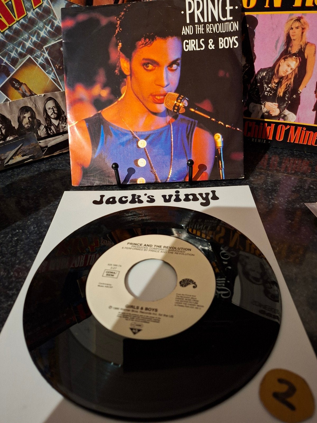Prince and The Revolution - Girls & Boys  1986, 7 inch, Ophalen of Verzenden, Zo goed als nieuw, Beschermende buitenhoes