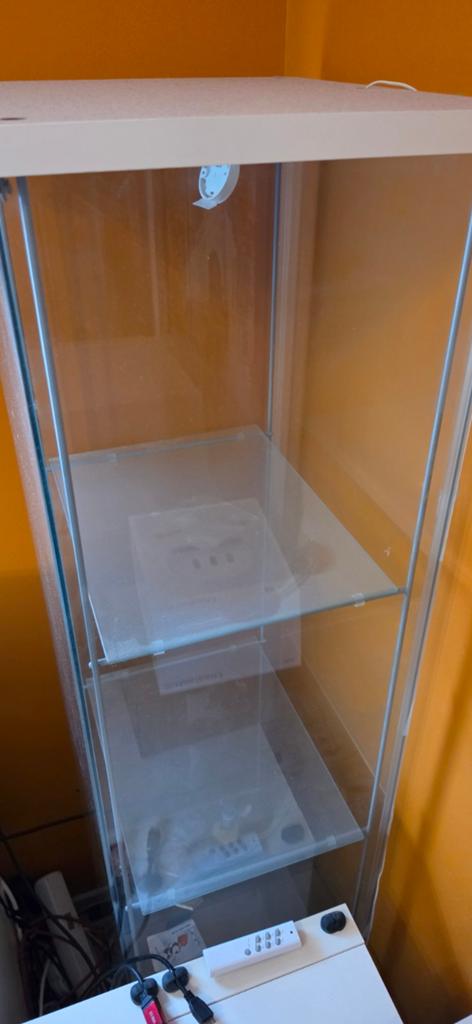Ikea vitrine kast met verlichting, Ophalen