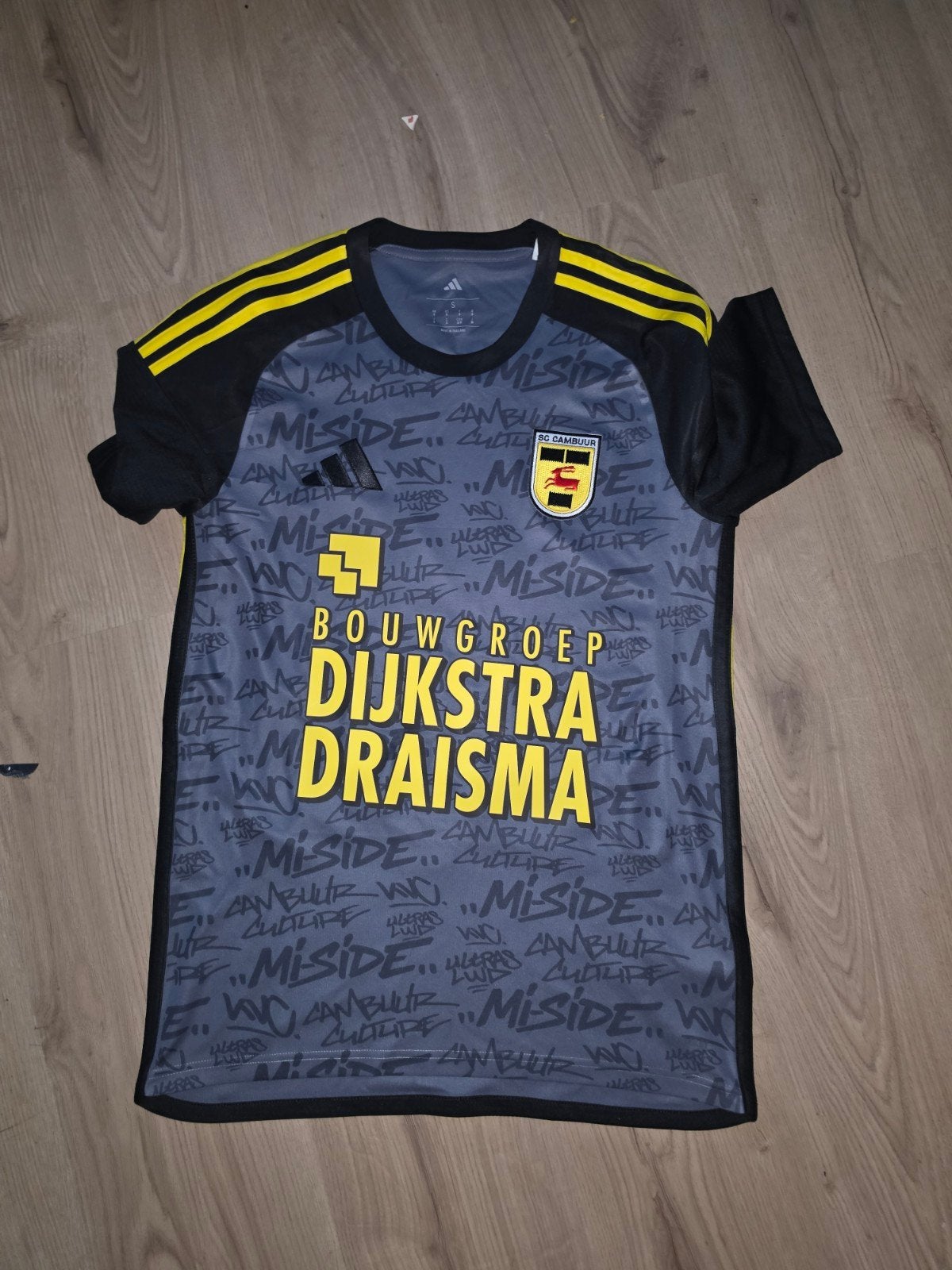 SC Cambuur Uitshirt 26/27- Adidas - Maat S met prijskaartje, Maat S, Ophalen of Verzenden, Nieuw, Shirt