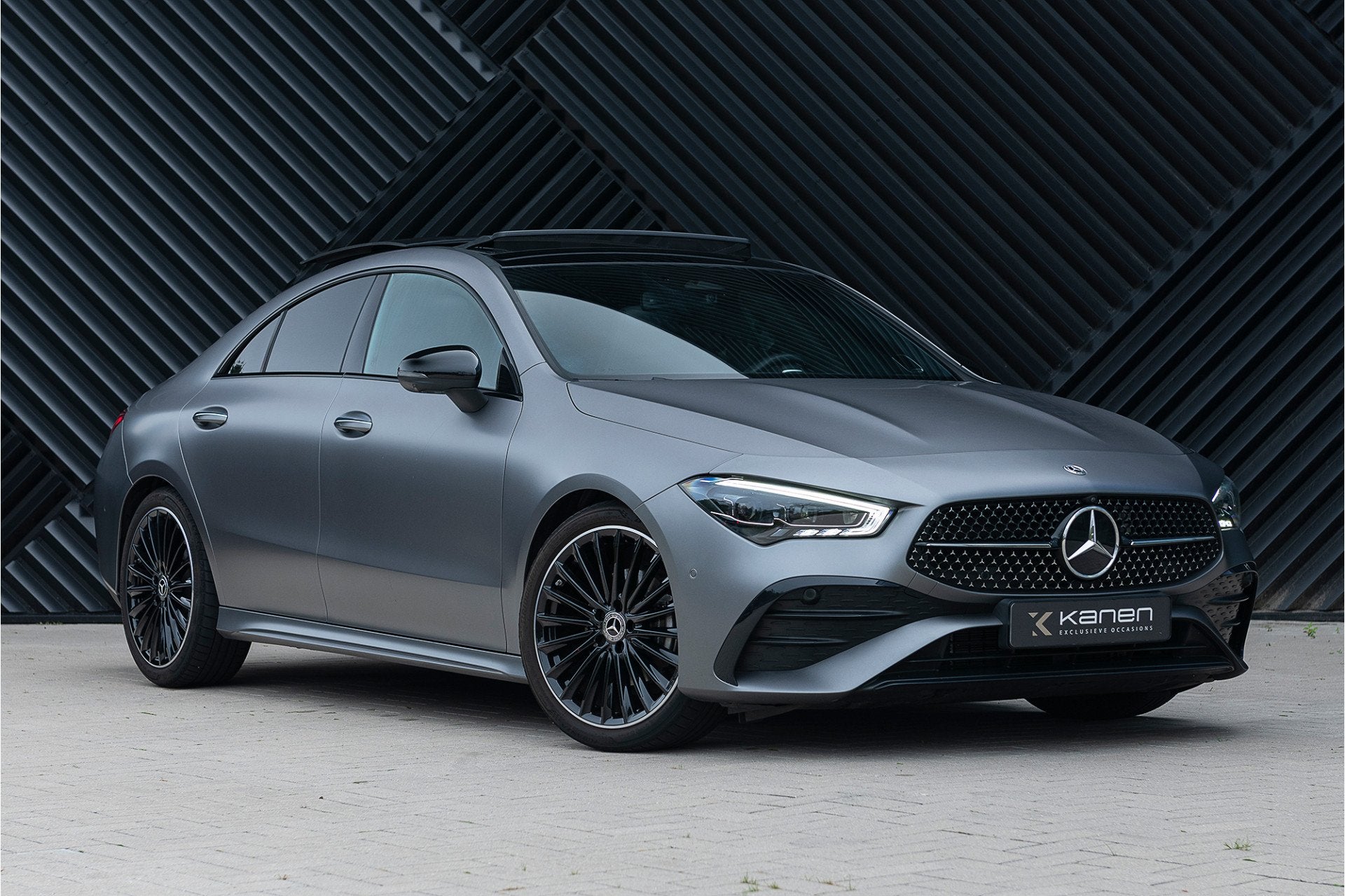Mercedes-Benz CLA-Klasse 180 AMG ACC Pano Memory 360 HUD IHC, 136 pk, Gebruikt, 4 cilinders, Leder