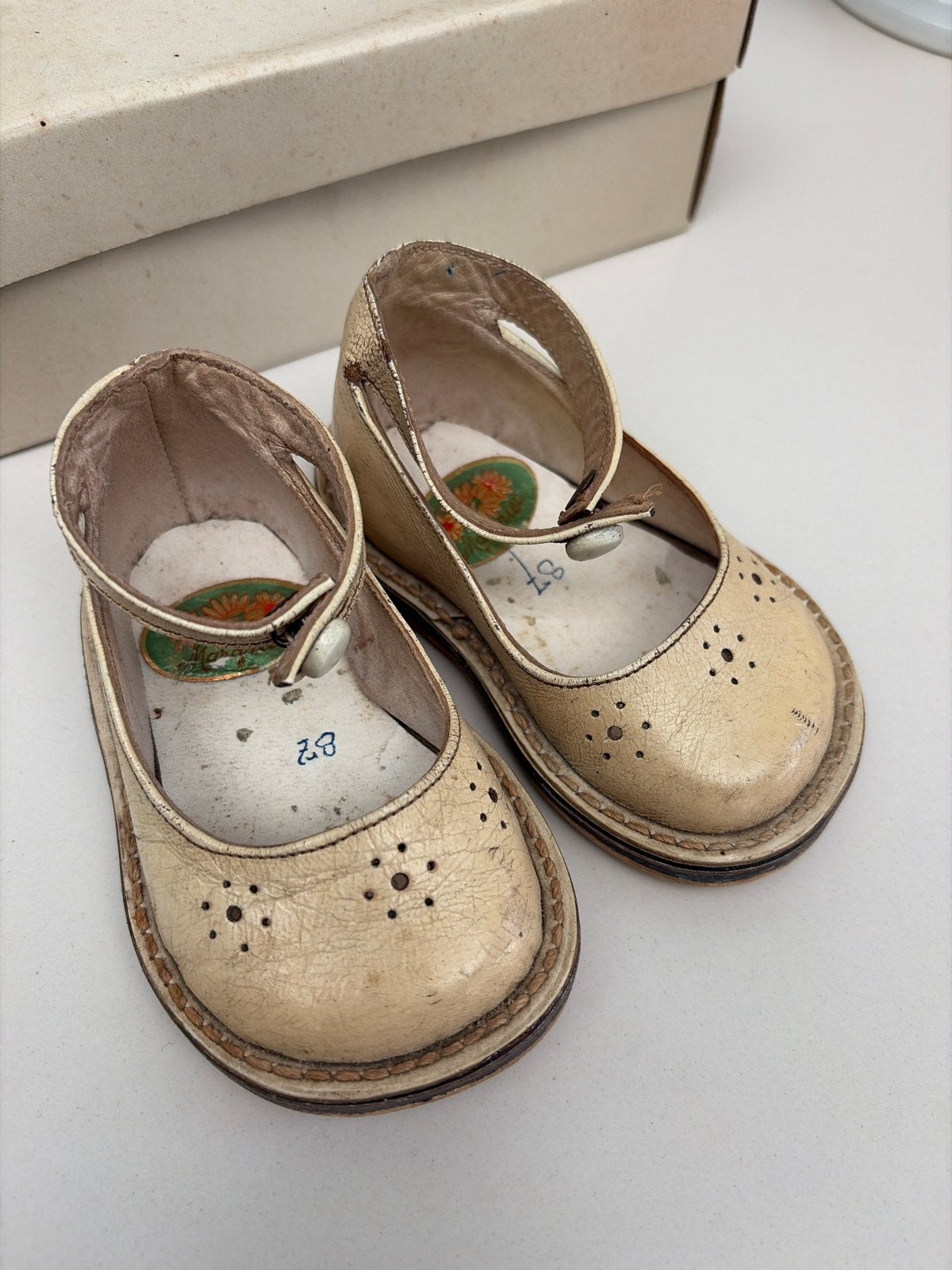 Schattige babyschoentjes in originele doos - 12,5 cm, Ophalen of Verzenden, Gebruikt, Jongen of Meisje, Schoenen