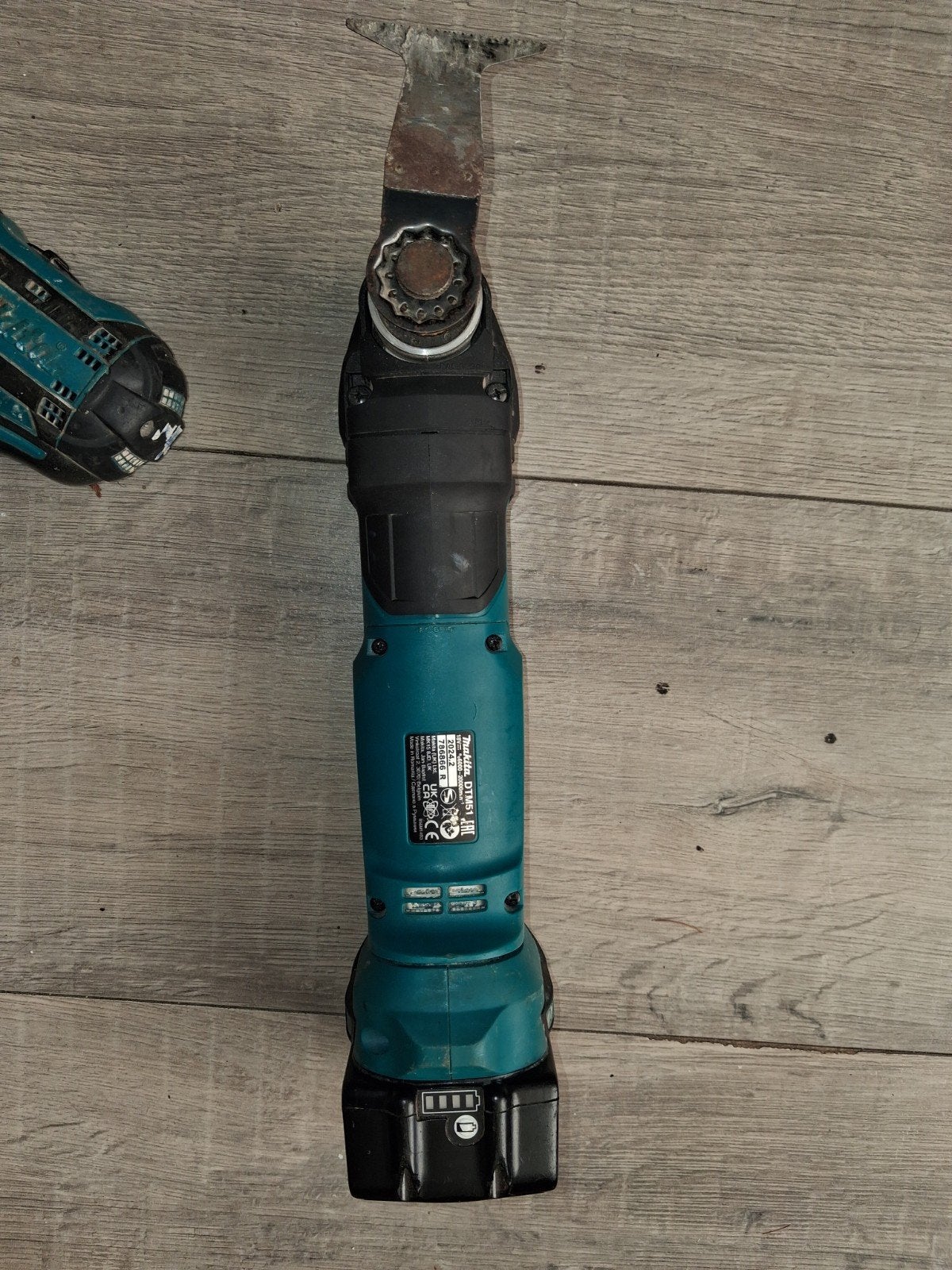 Makita DTM51 Multitool 18V met 5.0Ah accu, Ophalen of Verzenden