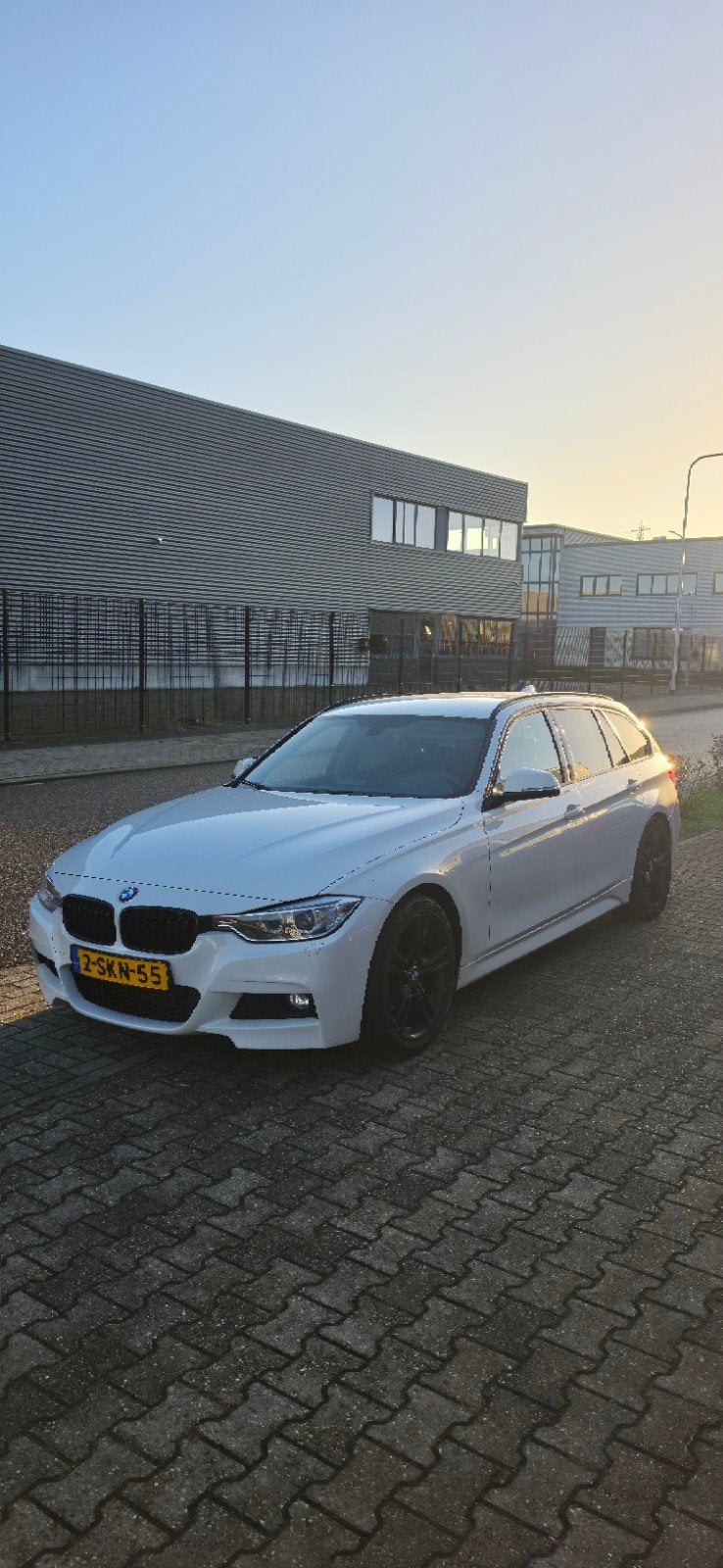 BMW 3-Serie 318d 143pk Aut 2013 Wit, Achterwielaandrijving, 1995 cc, Zwart, Wit