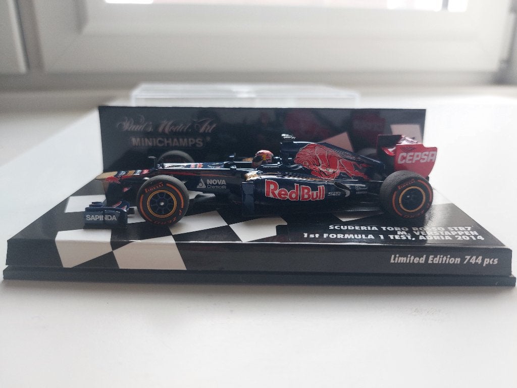 Max Verstappen Scuderia Toro Rosso Str7 1St F1 test Adria, Hobby en Vrije tijd, Modelauto's | 1:43, Ophalen of Verzenden, Zo goed als nieuw