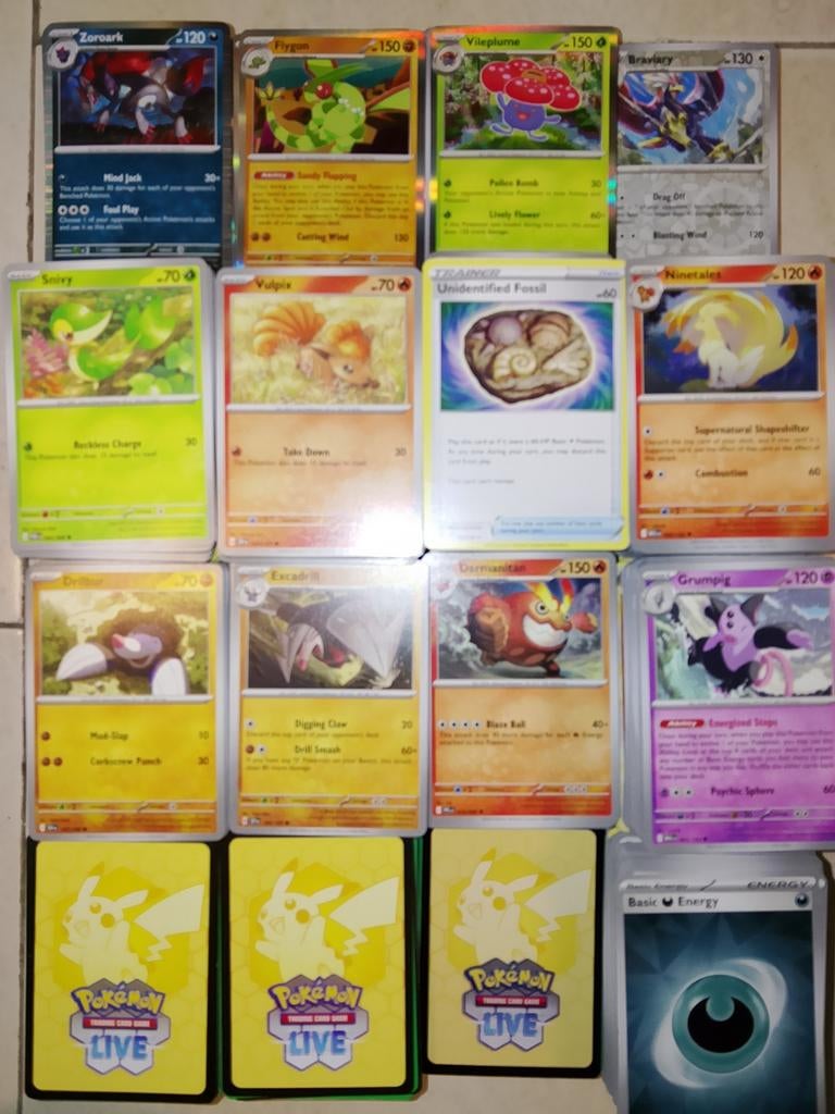 Pokémon bulk 2000+- incl. Holo/reverse, energy, code kaarten, Ophalen of Verzenden, Meerdere kaarten