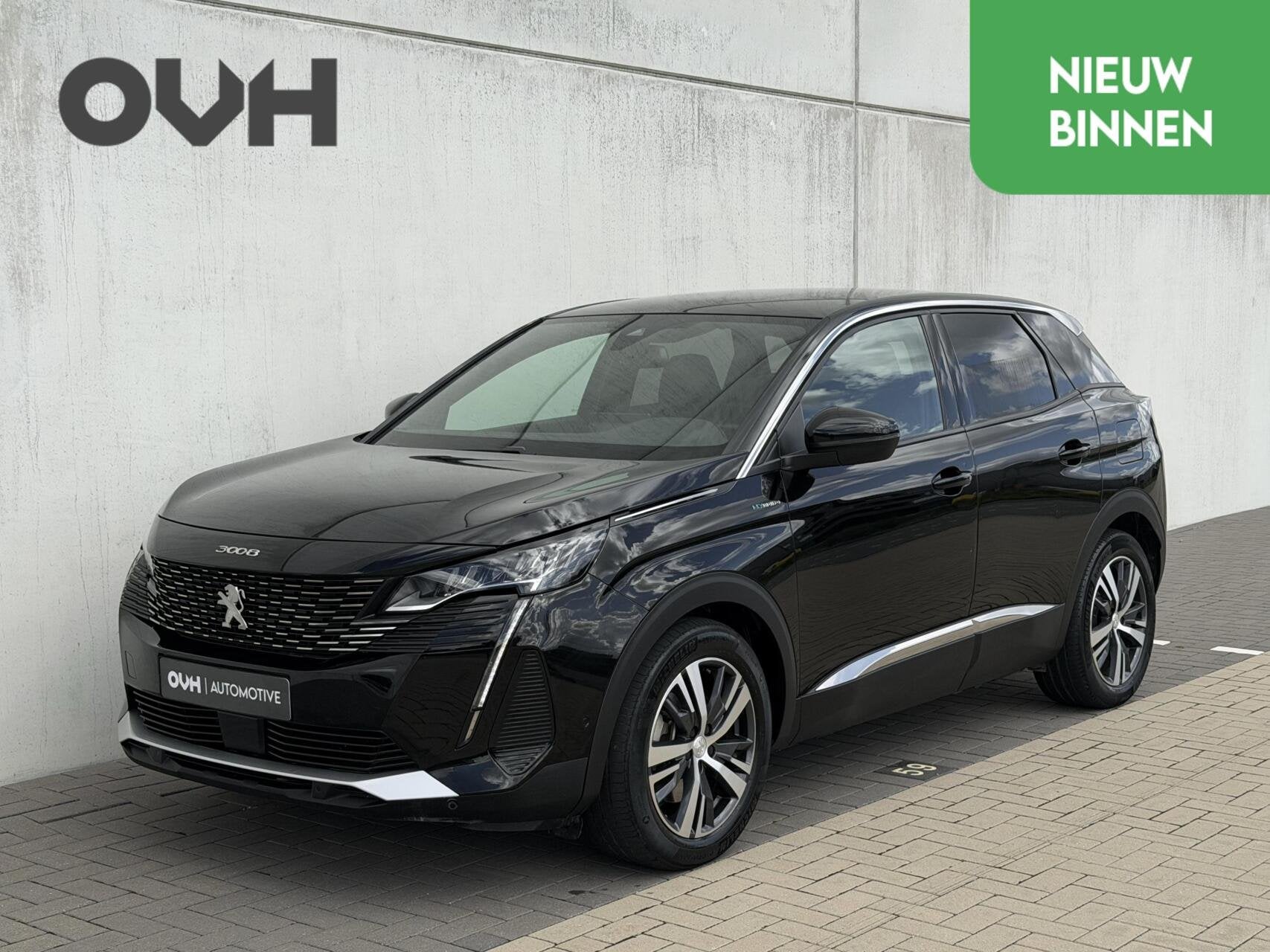 Peugeot 3008 1.6 HYbrid 300pk Allure | SoH 98% | Keyless | C, Automaat, Gebruikt, Zwart, 4 cilinders