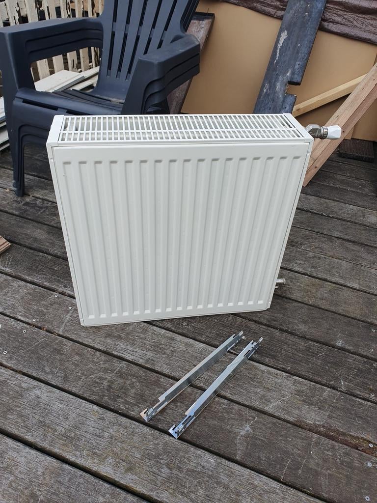 Witte radiator met aansluitmateriaal, Ophalen, 30 tot 80 cm, Radiator, 60 tot 150 cm