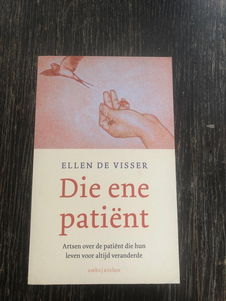 Die ene patiënt - Ellen de Visser (Boek), Ophalen of Verzenden, Gelezen, Nederland