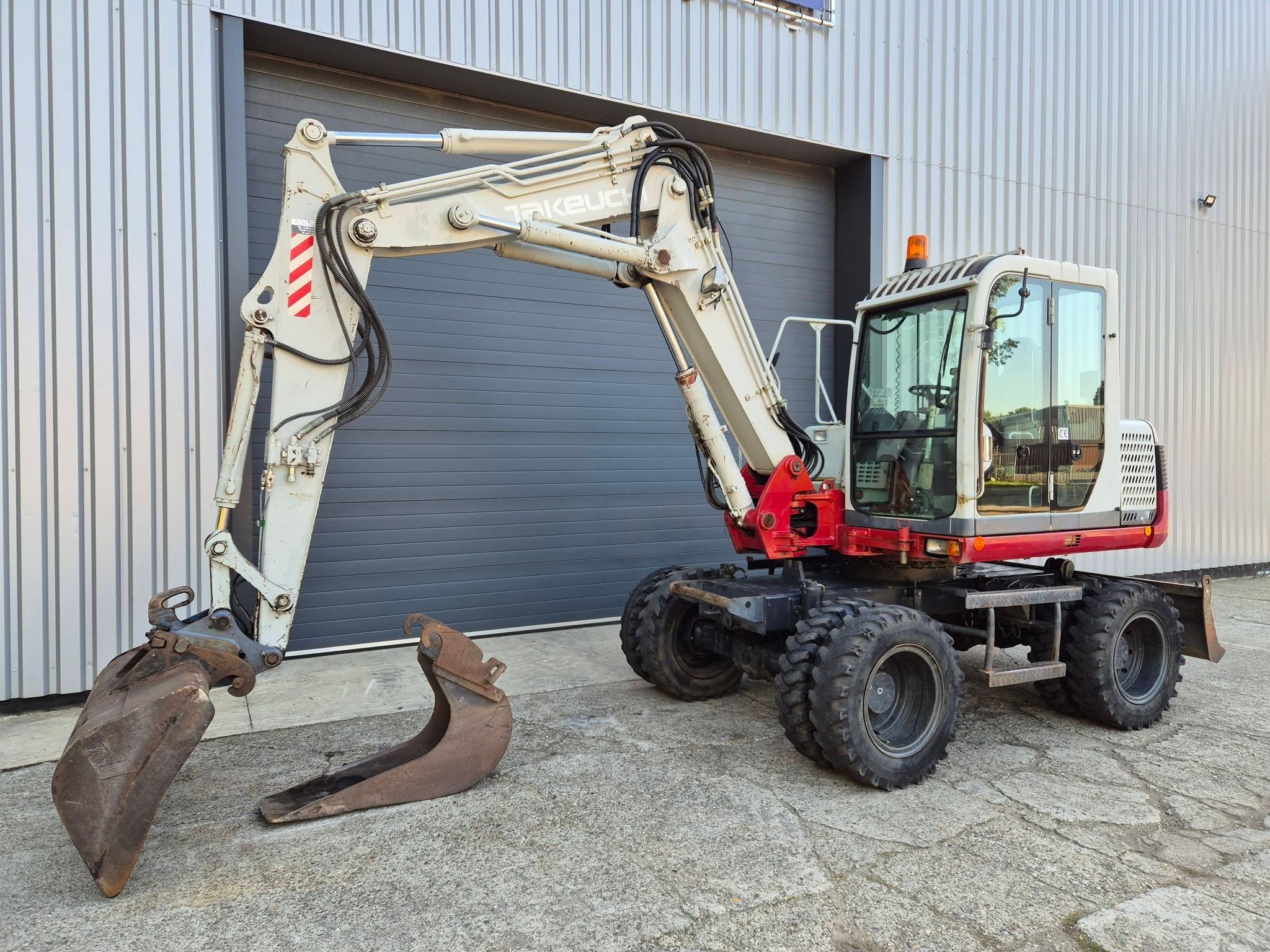 Takeuchi TB175W Bandenkraan - Mobiele Graafmachine, Zakelijke goederen, Graafmachine
