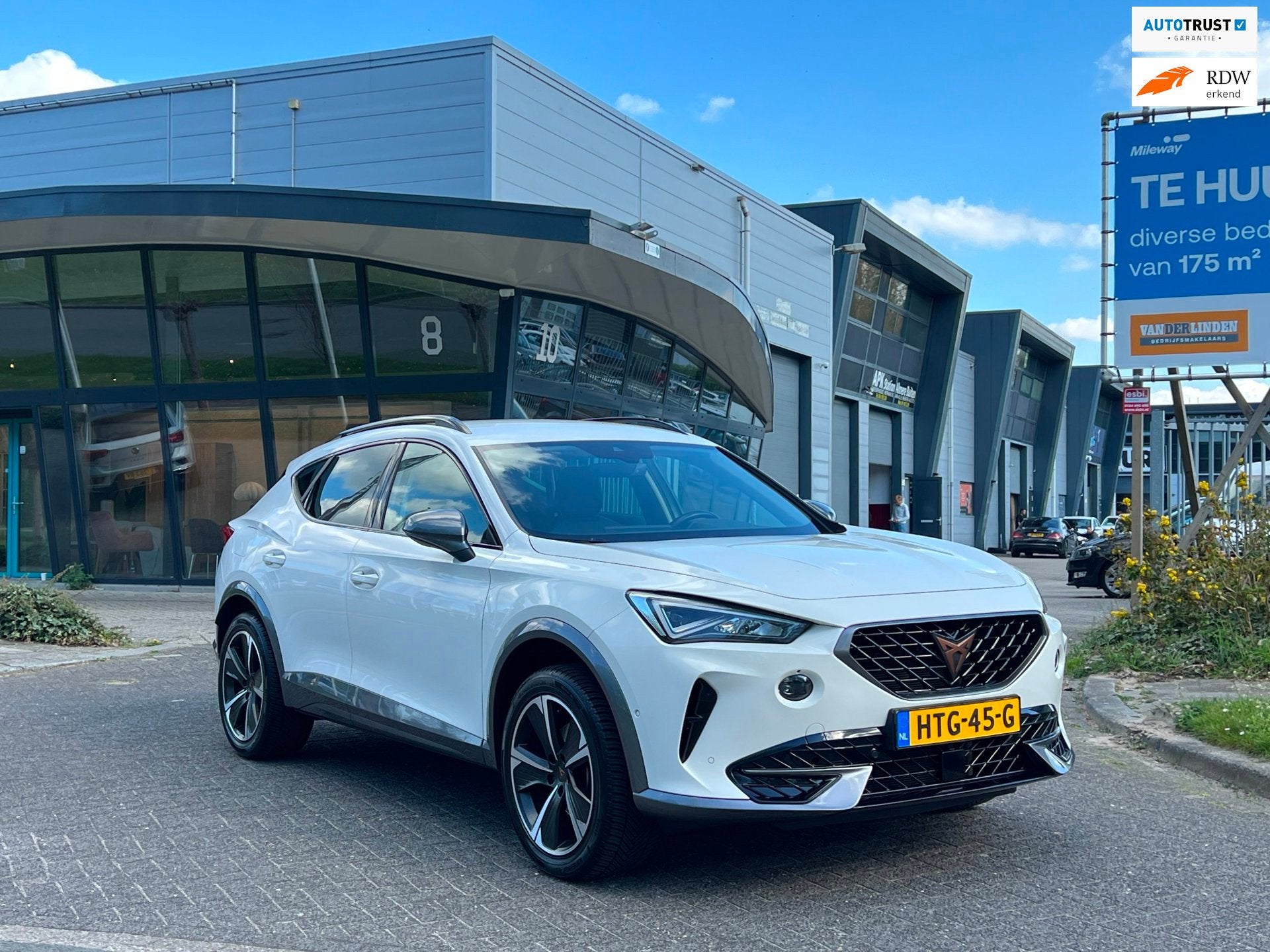Cupra FORMENTOR 1.5 TSI DSG-7 LED CARPLAYY, Auto's, Dealer onderhouden, 4 cilinders, Wit, Bedrijf