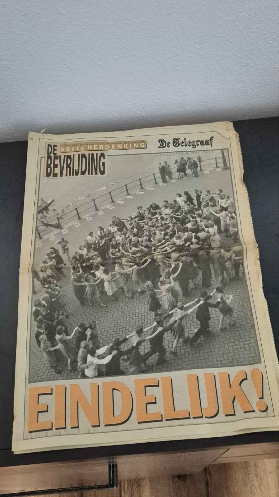 WWII Boeken en Krant over de tweede wereldoorlog, Ophalen of Verzenden