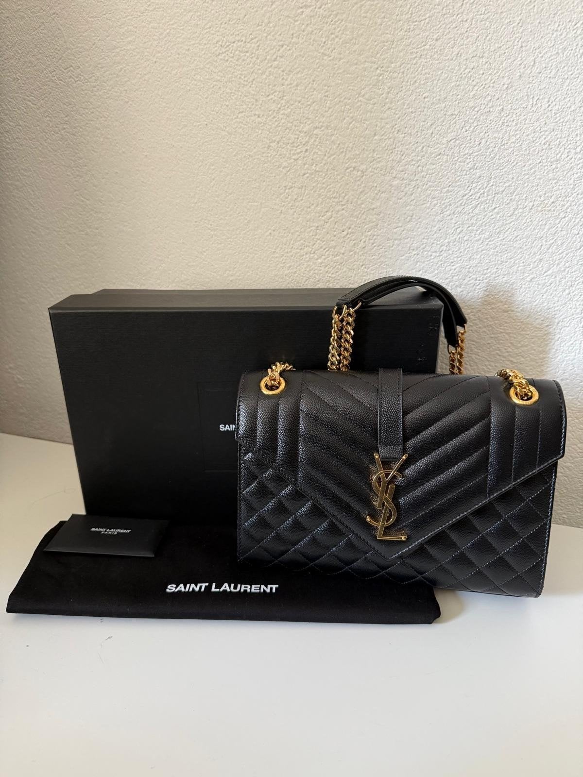 Saint Laurent Envelope Medium Bag Zwart | Nieuwstaat, Ophalen of Verzenden, Zo goed als nieuw, Zwart, Schoudertasje