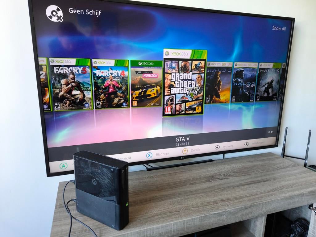 Xbox 360 Slim E met 320gb hard drive rgh 3.0, Spelcomputers en Games, Spelcomputers | Xbox 360, Ophalen of Verzenden, Zo goed als nieuw