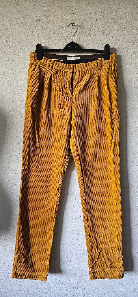 Gele ribfluwelen broek van sessun maat L (22525), Kleding | Dames, Broeken en Pantalons, Geel, Maat 42/44 (L), Ophalen of Verzenden