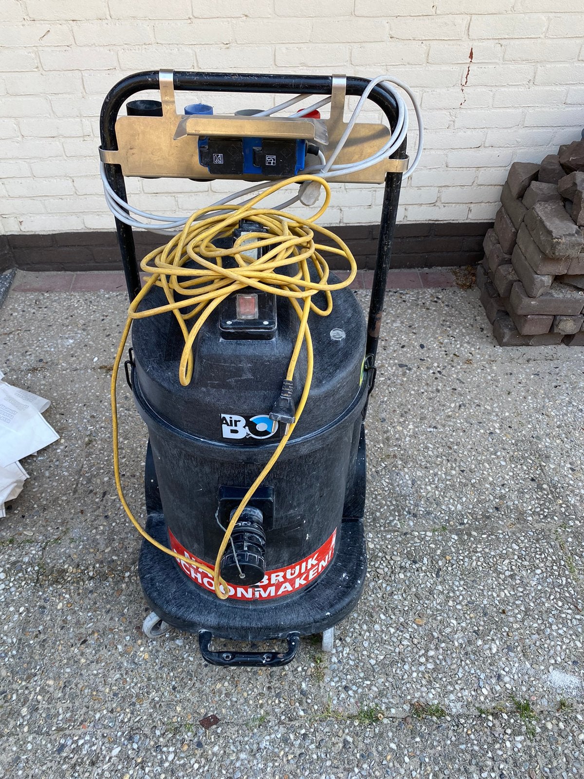Numatic NDD900 bouwstofzuiger met voorafscheider, Ophalen, Zo goed als nieuw