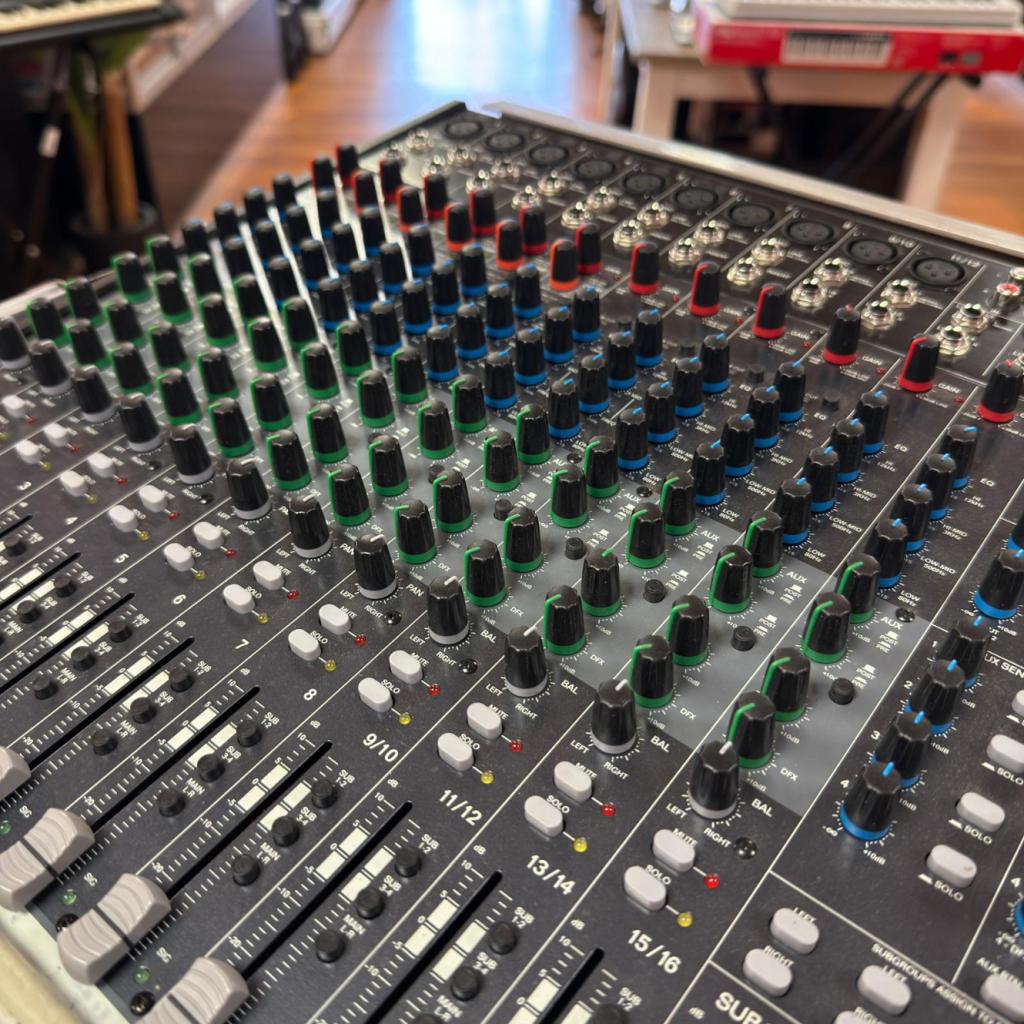 Alto Live 1604 Mengpaneel in flightcase, Flex Ltd., Zo goed als nieuw, https://flex.com/contact-us, Nobelstraat 10, 5807 GA Oostrum LB, Limburg, Nederland