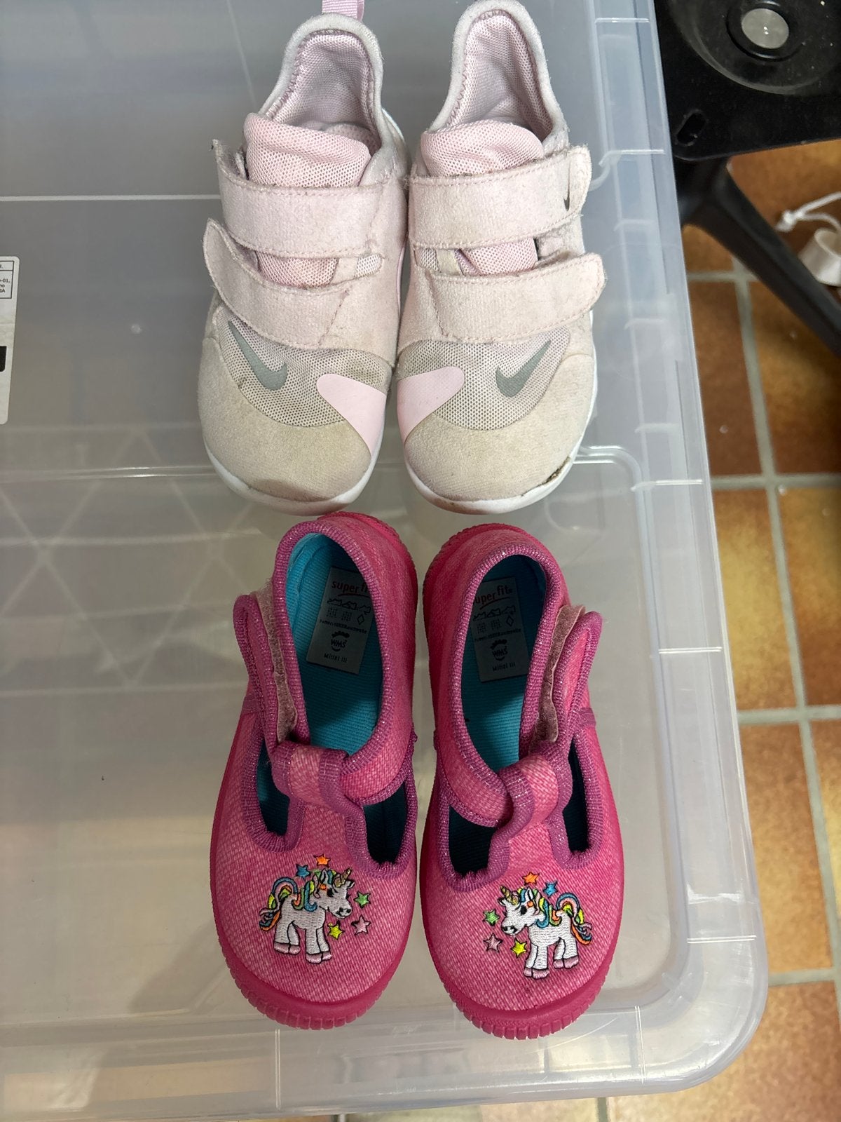 Gratis schoenen maat 24 (roze Nike en roze Superfit), Ophalen of Verzenden, Gebruikt, Meisje, Schoenen