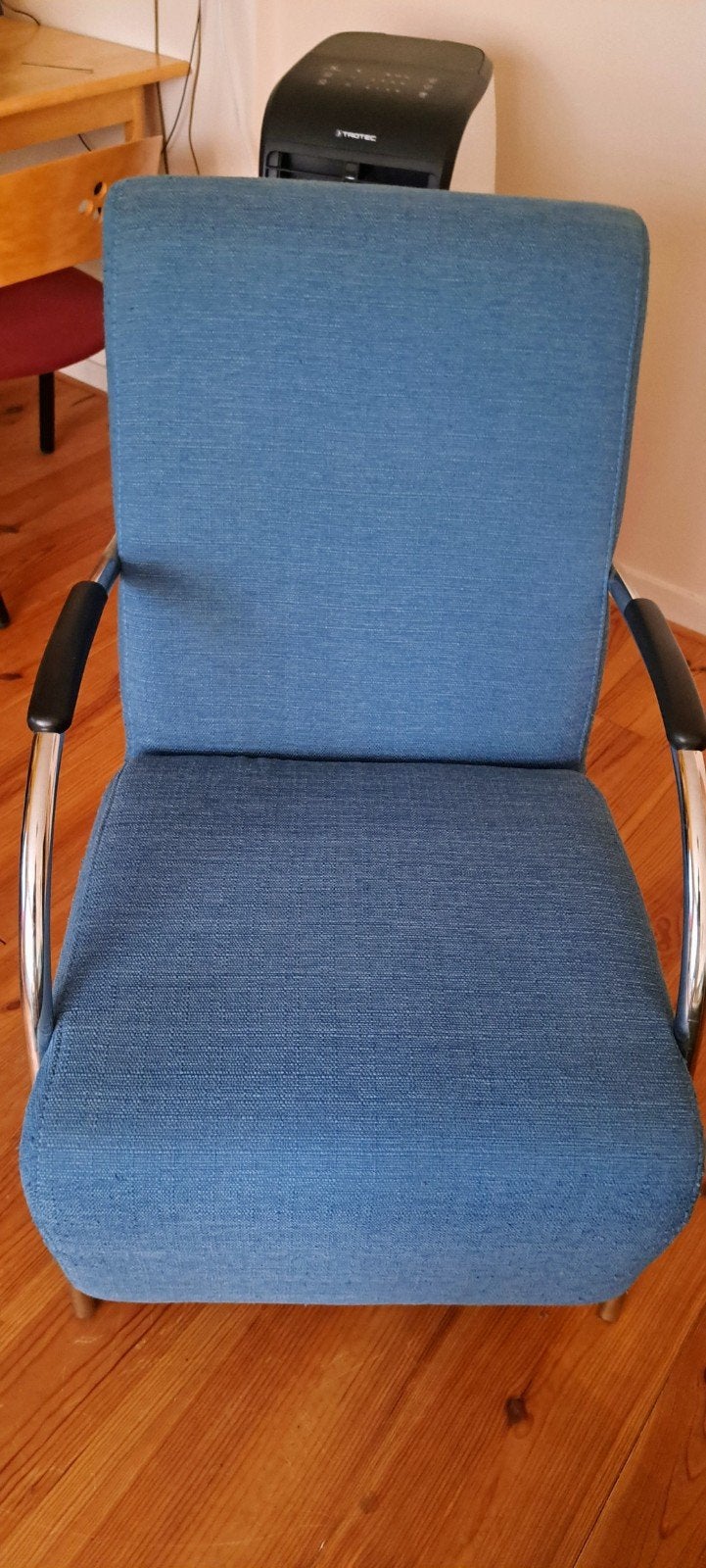 Blauwe Petrol kleur stoffen stoel. Merk: WOOD, Ophalen, Gebruikt, Blauw, Metaal