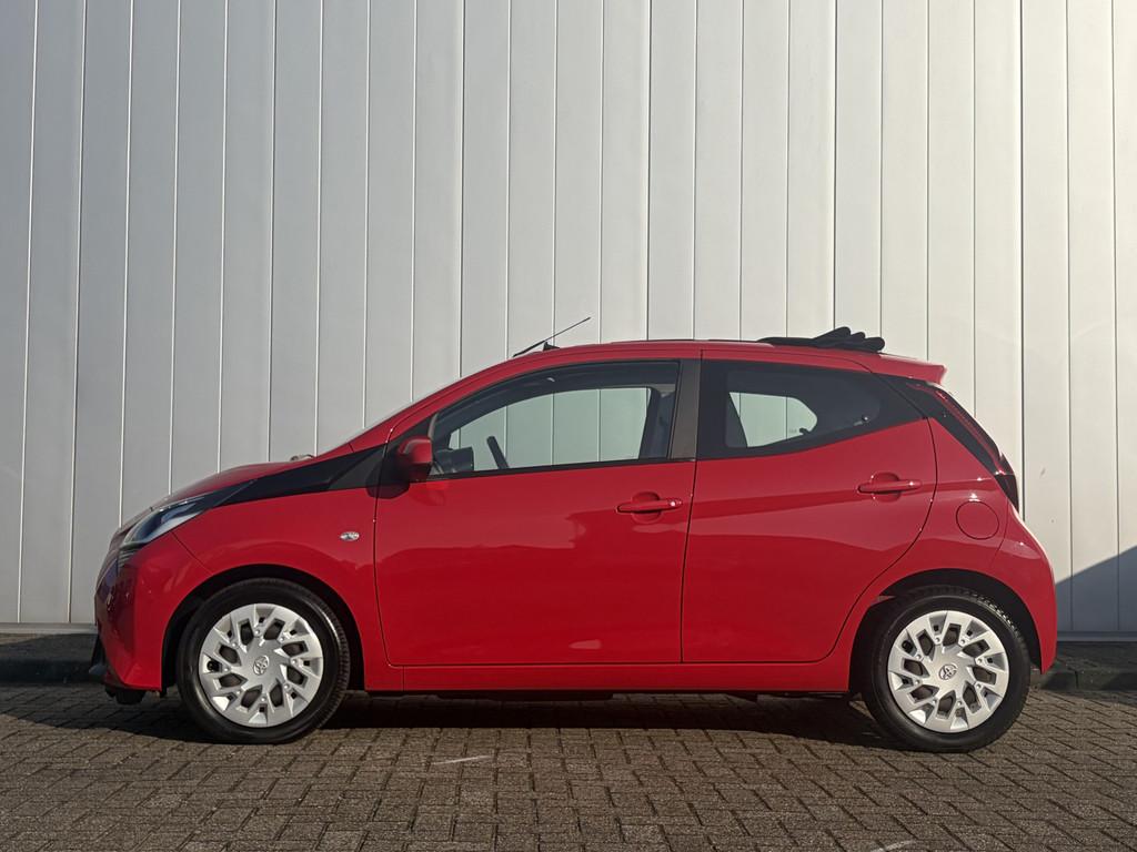 Toyota Aygo 1.0 VVT-i X-Play Cabrio NL Auto Dealer Onderhoud, Auto's, Voorwielaandrijving, 12 maanden, Gebruikt, Euro 6