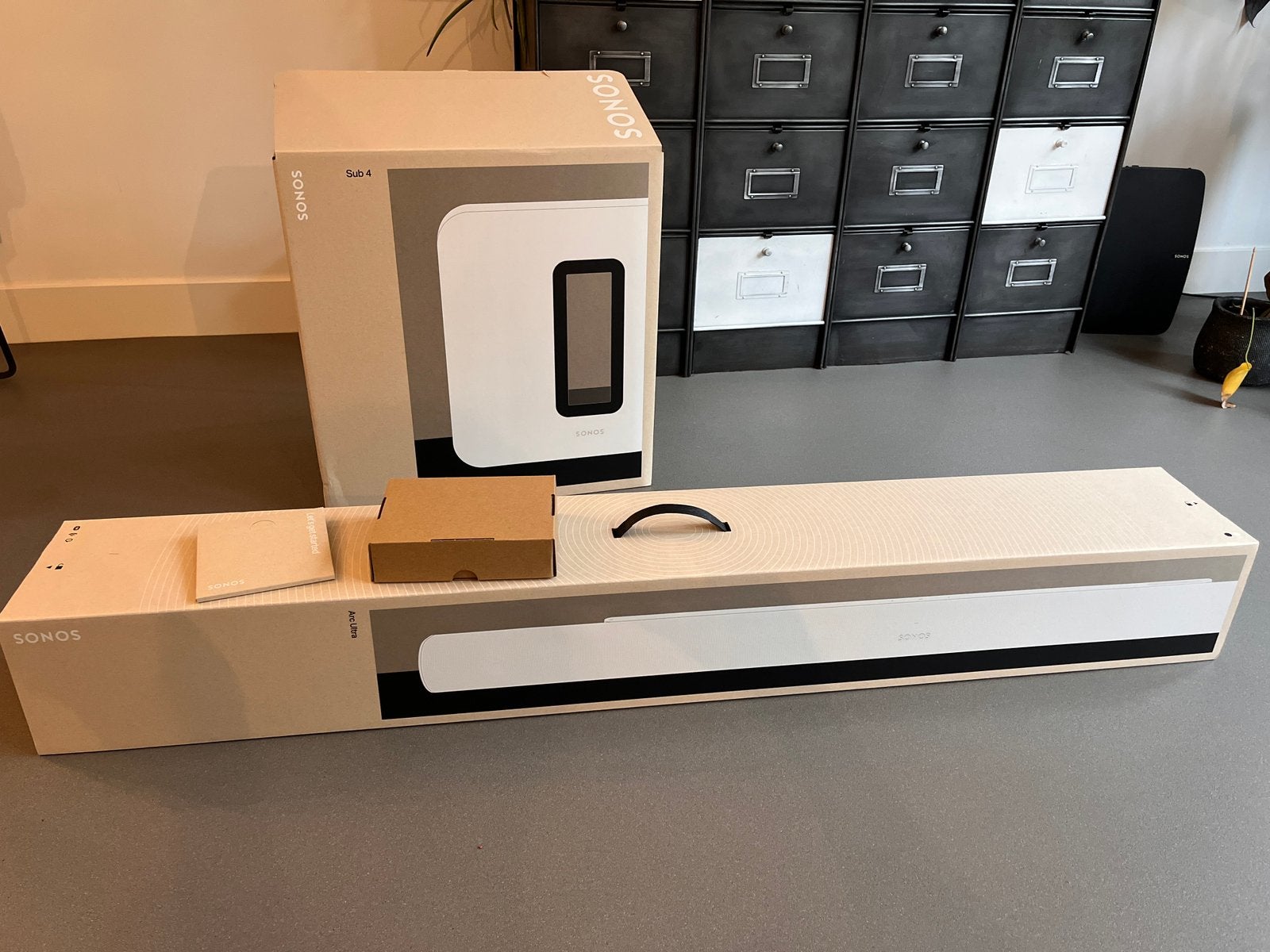 2 DOZEN Sonos Arc Ultra & sub4