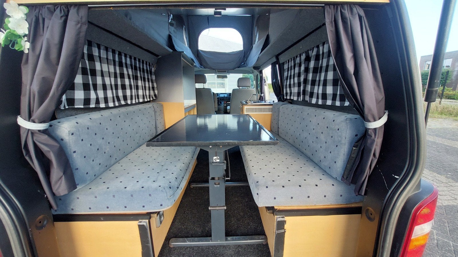 Foto 9 van VW T5 REIMO # 6 ZIT+4 SLAAPPLAATSEN # SLAAPHEFDAK #LENGTEZIT