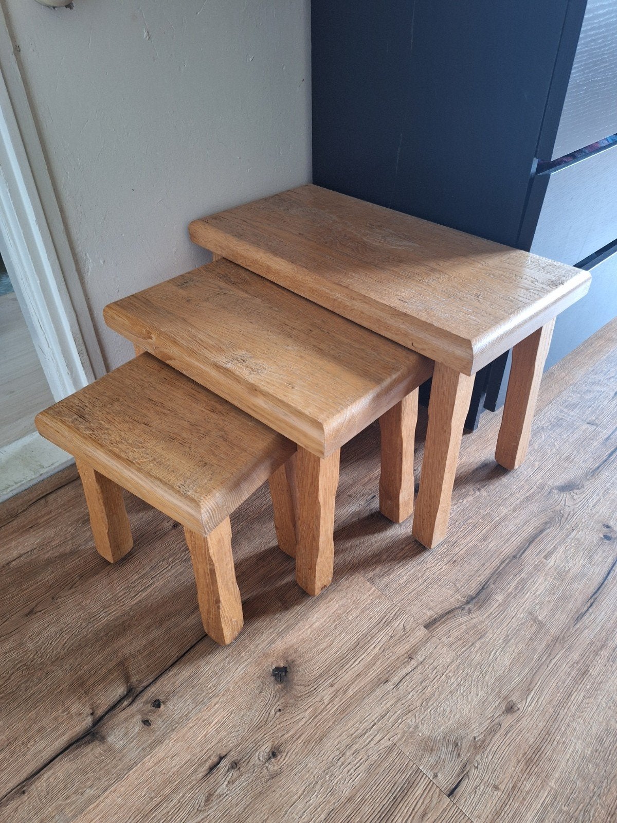 3 vintage Brutalist nesttafels (Massief Eiken, jaren 70), Huis en Inrichting, Tafels | Bijzettafels, Ophalen, Minder dan 45 cm