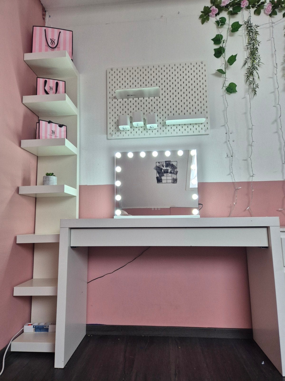IKEA Make-up Tafel met Hollywood Spiegel en Opbergers, Ophalen, Gebruikt, Spaanplaat of MDF, IKEA