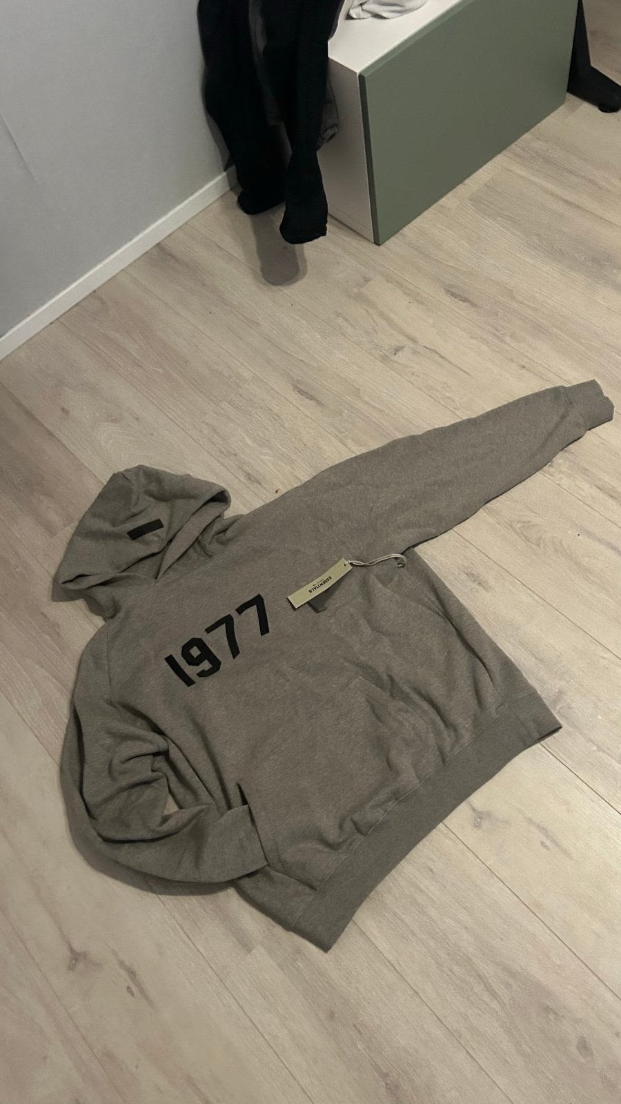 Essentials Fear of God 1977 Hoodie - Nieuw met kaartjes, Kleding | Heren, Ophalen of Verzenden, Nieuw, Maat 48/50 (M), Grijs