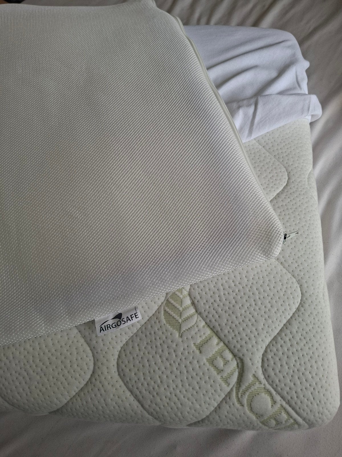 Matras 120x60 met Airgosafe en 4 hoezen, Ophalen