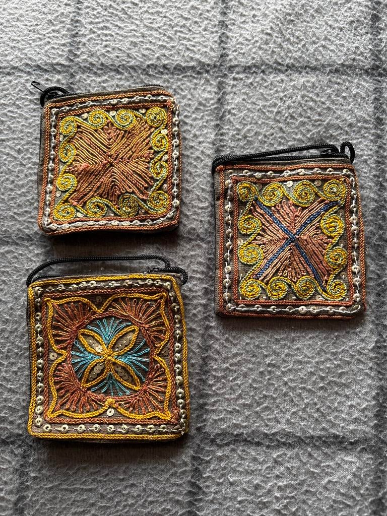Set van 3 geborduurde portemonnees met pailletten, Ophalen of Verzenden, Gebruikt, Overige kleuren, Overige merken
