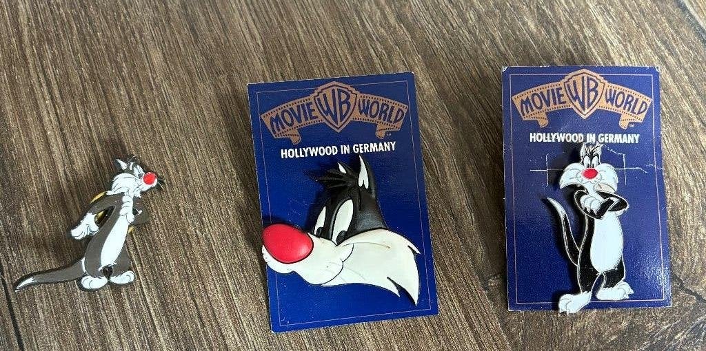 Warner Bros Movie World - Sylvester Pins, Ophalen of Verzenden, Looney Tunes, Nieuw, Beeldje of Figuurtje