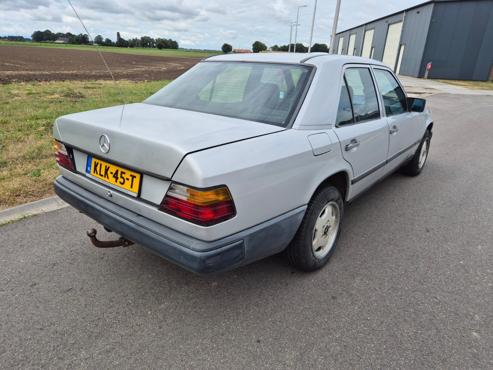 Mercedes-Benz W124 200D Mercedes 1986 Grijs, foto 5