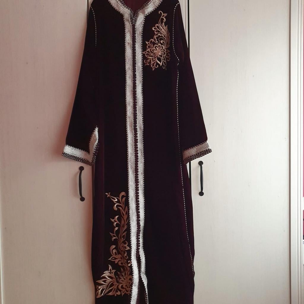 Elegante fluwelen kaftan met zilveren borduursels, Paars, Maat 42/44 (L), Nieuw, Ophalen of Verzenden