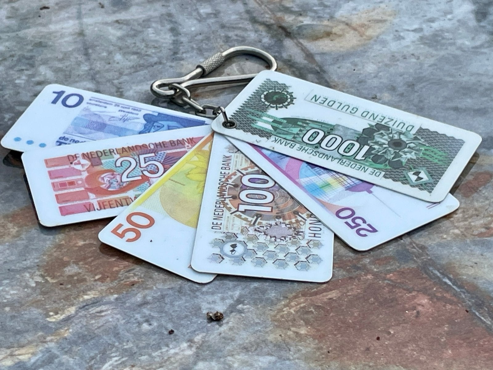 Sleutelhanger met miniatuur gulden biljetten, Ophalen of Verzenden, 10 gulden, Setje
