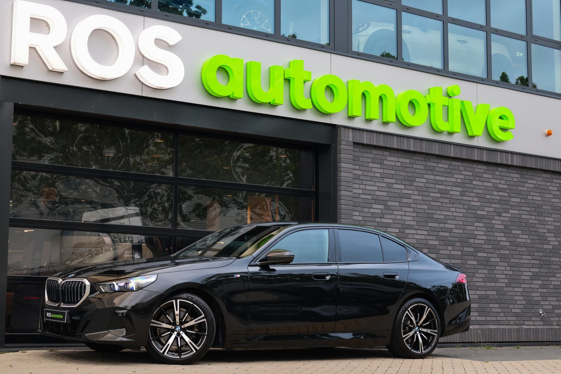 BMW 5 Serie 530e M-SPORT | BTW | PANO | STOELKOELING | MEMOR, Auto's, BMW, Automaat, 1998 cc, Achterwielaandrijving, Zwart