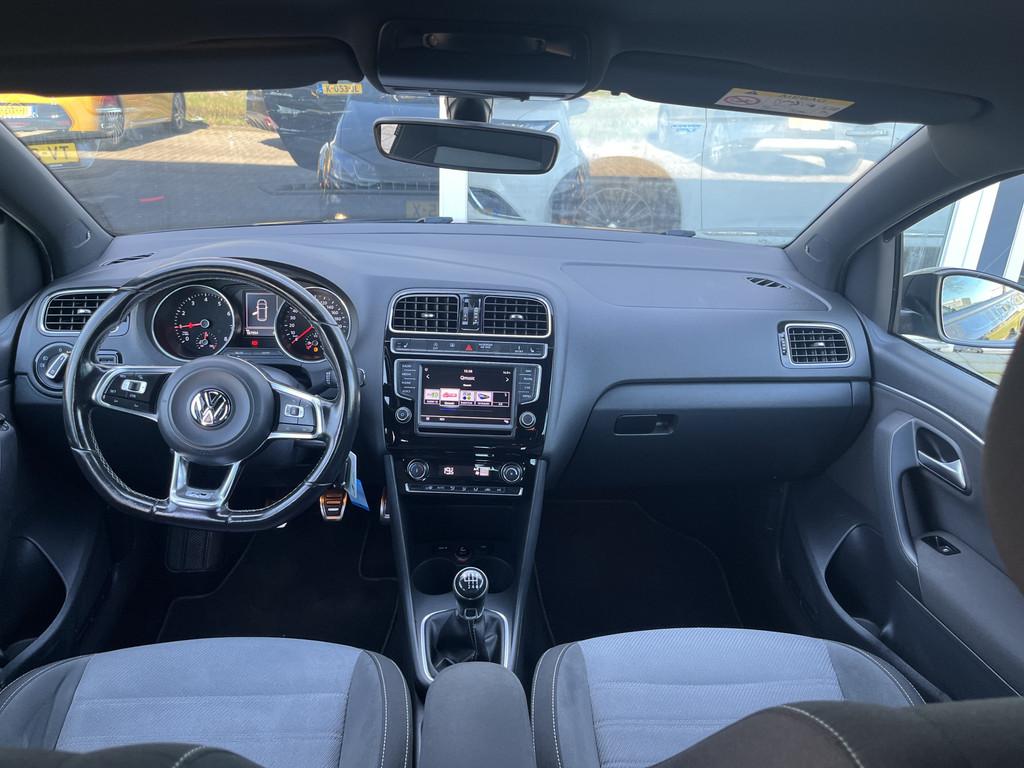 Volkswagen Polo 1.0 TSI R-line Highline / 17 inch / Clima /, Voorwielaandrijving, Euro 6, Zwart, Handgeschakeld