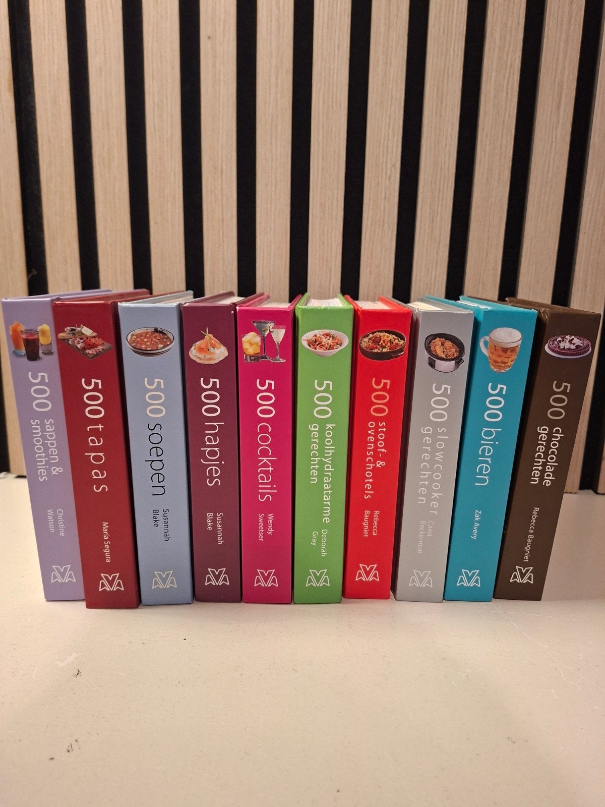 500 recepten kookboeken  - 500 gerechten
500 tapas
500 soepe, Ophalen of Verzenden, Zo goed als nieuw