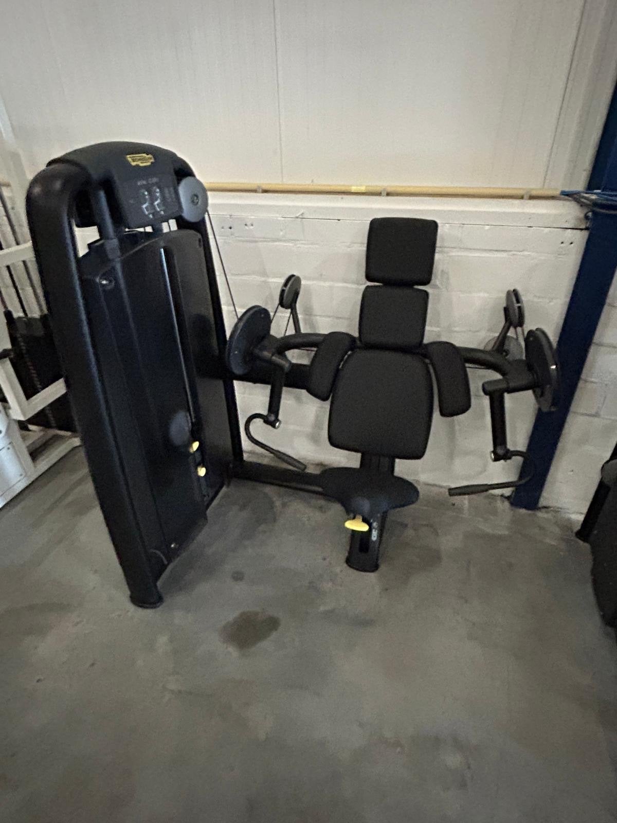 Technogym Arm Curl Krachtstation, Ophalen, Krachtstation, Armen, Zo goed als nieuw