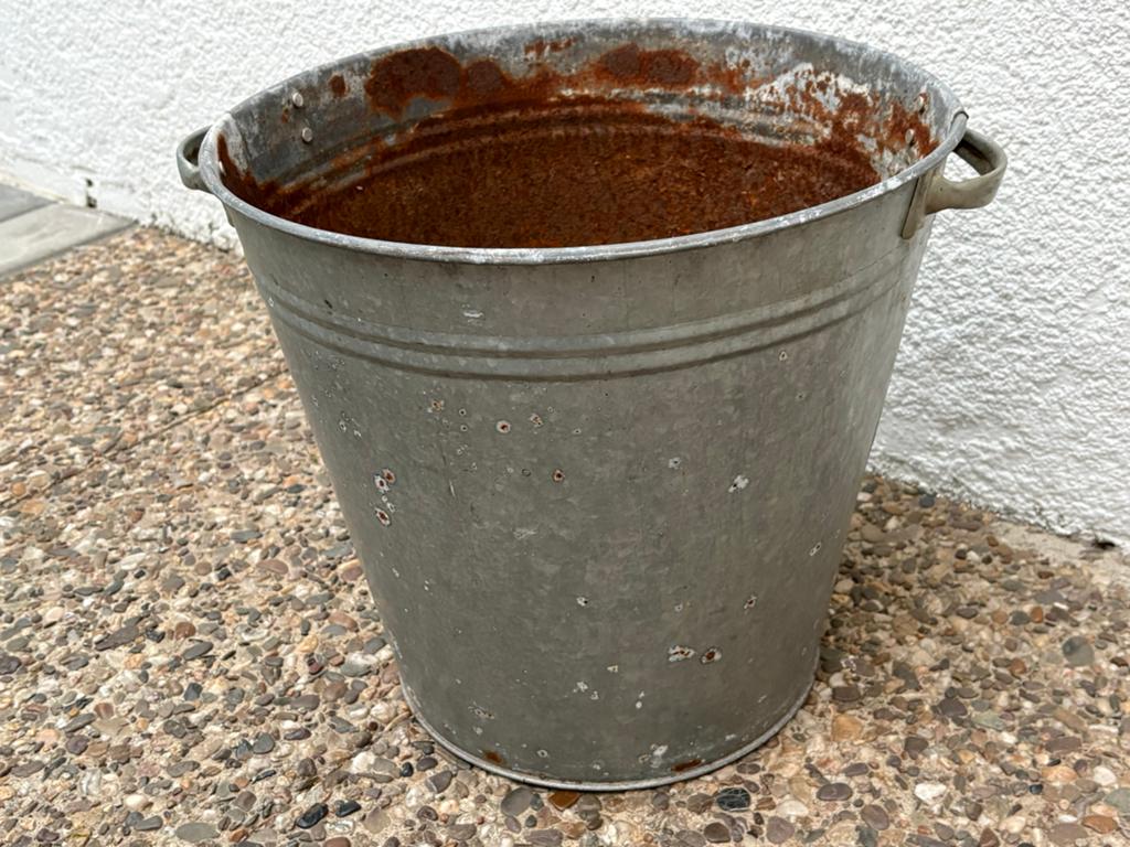 Zinken kuip van 30 liter voor maar 2,50 euro, Tuin en Terras, Bloembakken en Plantenbakken, Ophalen, Gebruikt, Minder dan 30 cm