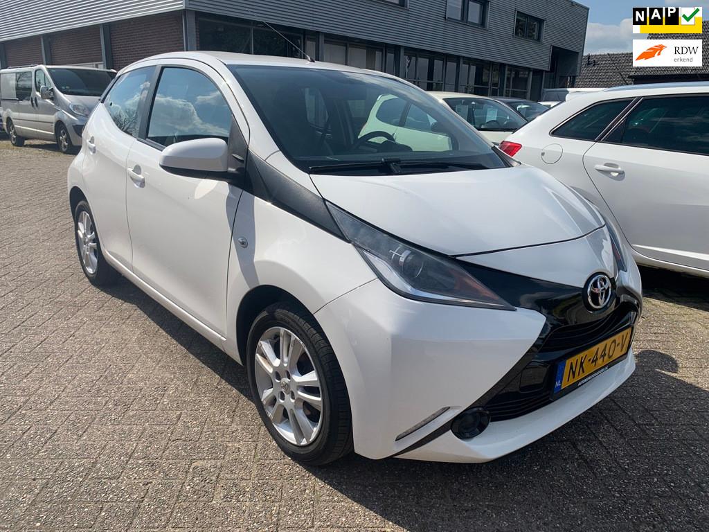 Toyota Aygo 1.0 VVT-i x-fun 2017 € 7250.- KOOPJE !, Auto's, Toyota, Voorwielaandrijving, Stof, Gebruikt, Euro 6