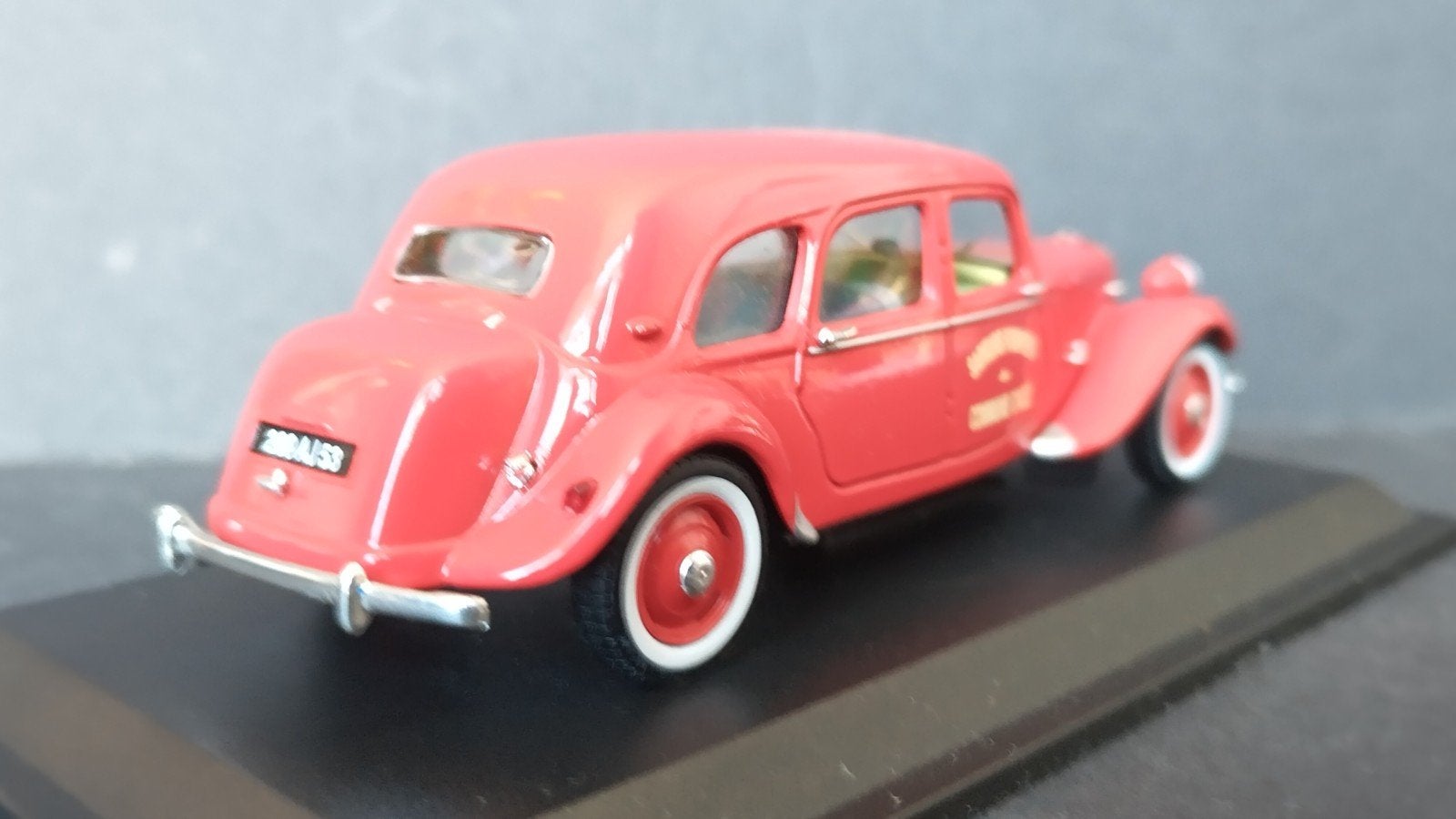 Citroen Traction Avant 11 Familiale Pompiers 1:43 Uh Pol, Hobby en Vrije tijd, Modelauto's | 1:43, Auto, Verzenden, ., Nieuw